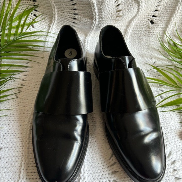 COS leather velcro Wrap-over loafer, so comfortable and easy going shoe. - Picture 6 of 13